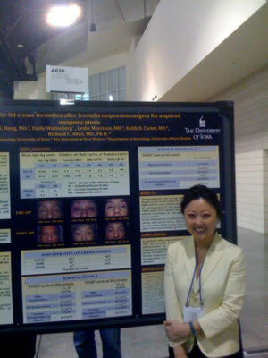 Dr. Hong and her poster